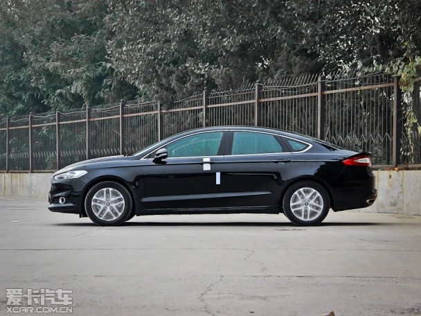 長安福特2013款新蒙迪歐