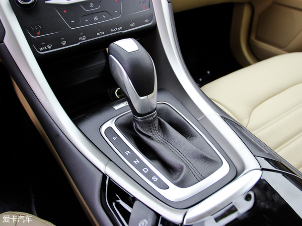 長安福特2013款新蒙迪歐