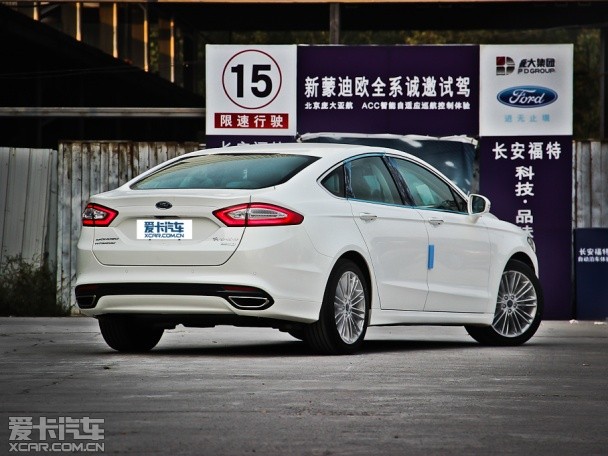 長安福特2013款新蒙迪歐
