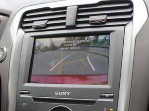 2013款2.0T GTDi240 豪华运动型 中控区
