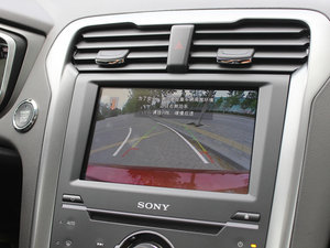 2013款2.0T GTDi240 豪华运动型 中控区