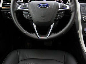 2013款2.0T GTDi200 时尚型 中控区