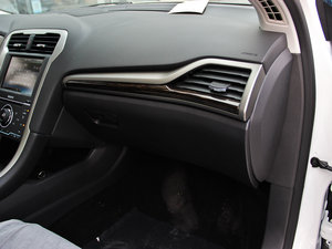 2013款2.0T GTDi240 至尊型 空间座椅