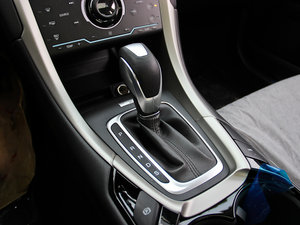 2013款2.0T GTDi240 至尊型 中控区