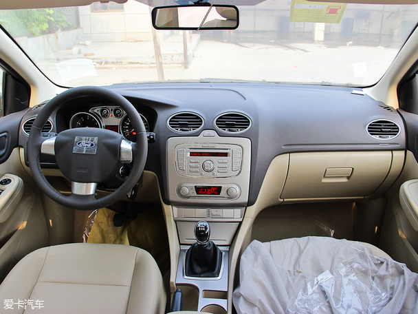 長安福特2013款經(jīng)典福克斯兩廂