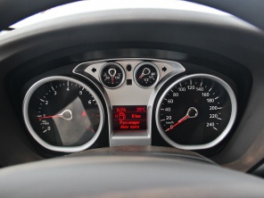 長安福特2013款經(jīng)典福克斯三廂