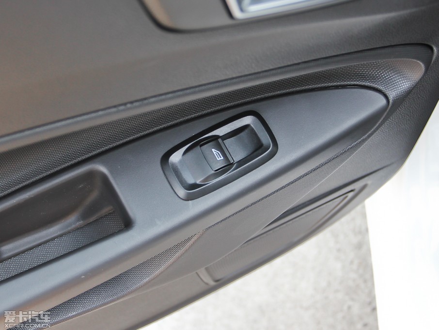 2013������A�Ɏ� �Ɏ� 1.5L �Ԅ�Ʒ����