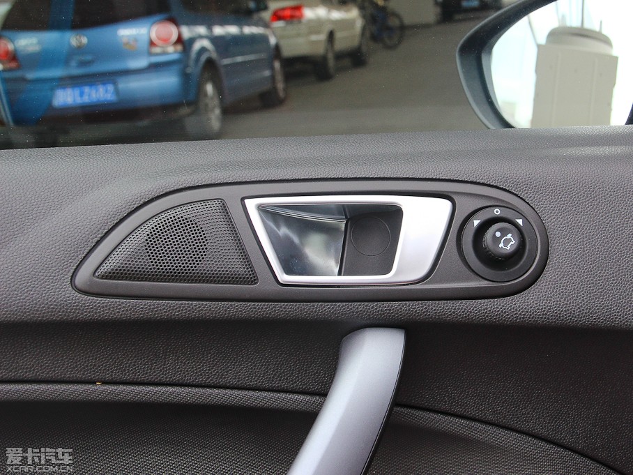 2013������A�Ɏ� �Ɏ� 1.5L �Ԅӕr����