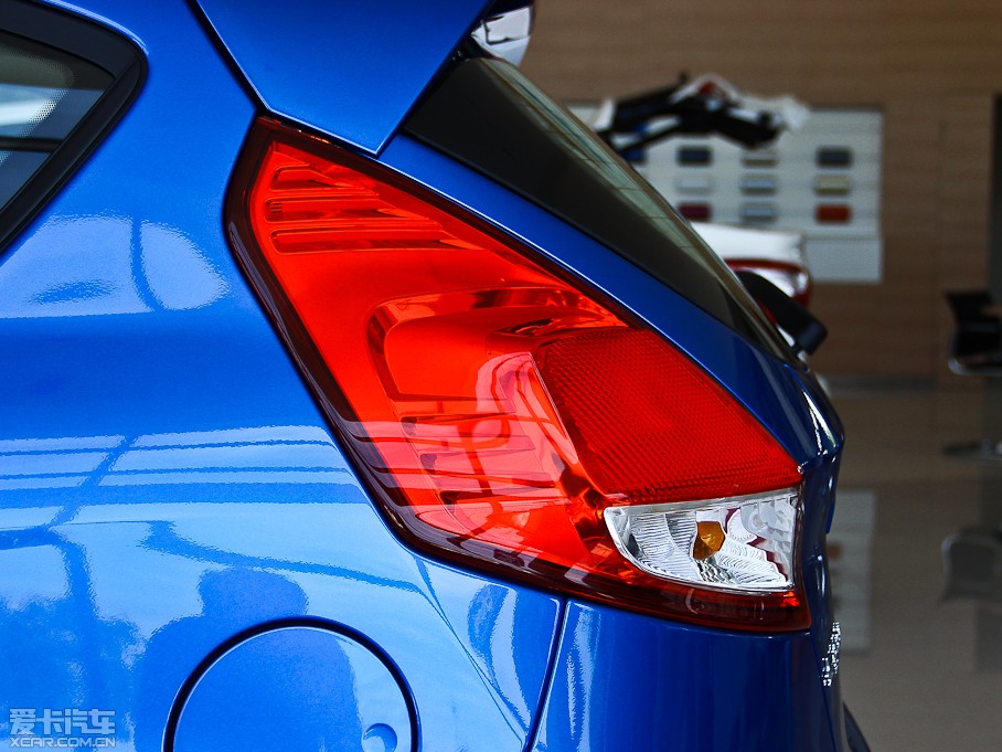 2013AɎ Ɏ 1.5L քӕr