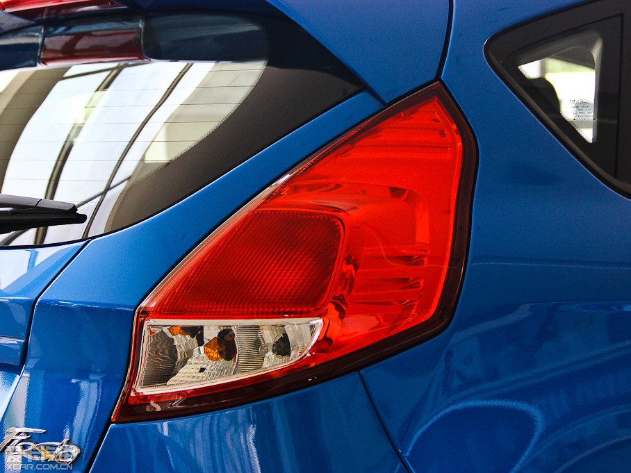 2013AɎ Ɏ 1.5L քӕr