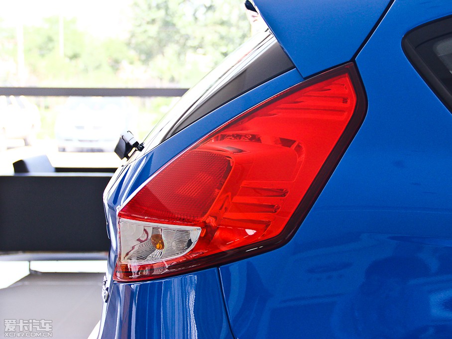 2013AɎ Ɏ 1.5L քӕr