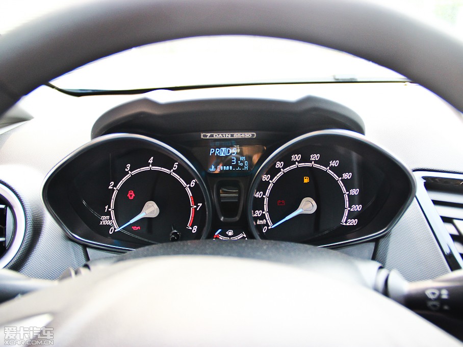 2013������A�Ɏ� �Ɏ� 1.5L �Ԅ��\����