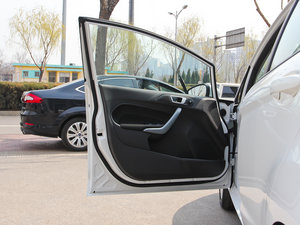 2013Ɏ 1.5L ԄƷ {λ܇T