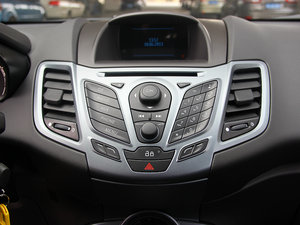 2013Ɏ 1.5L Ԅӕr {L