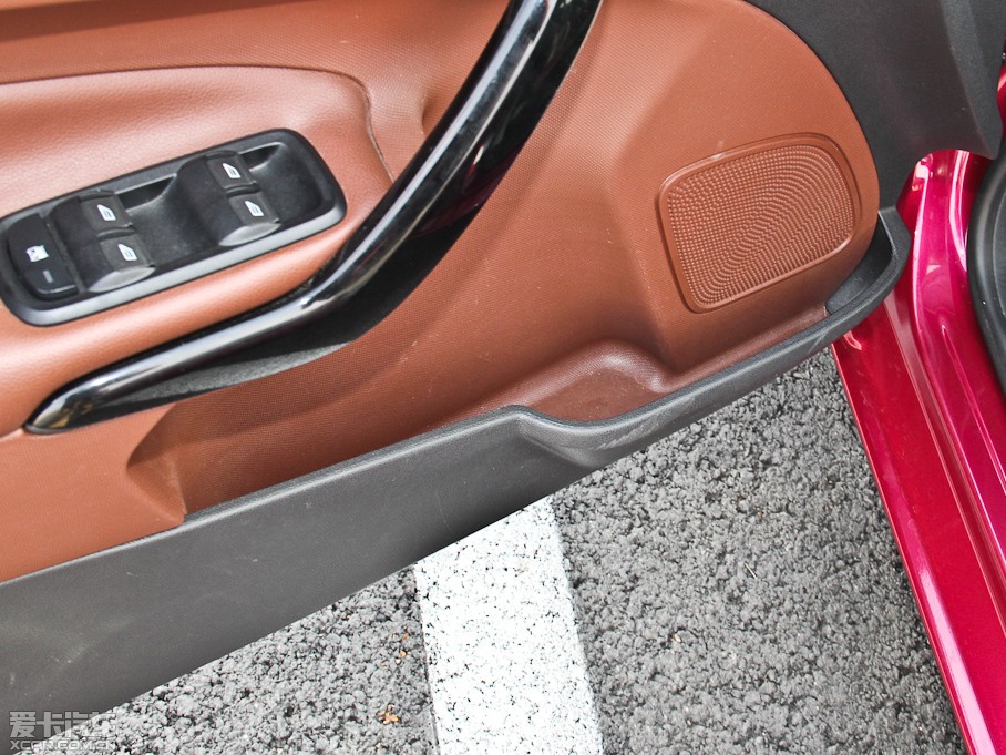 2014AɎ Ɏ 1.0 GTDi Ԅӄń