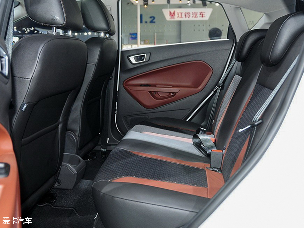 長(zhǎng)安福特2014款嘉年華兩廂