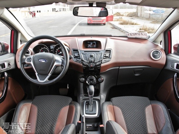 長(zhǎng)安福特2014款嘉年華兩廂