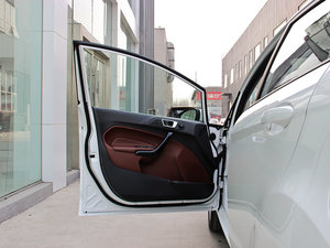 2014Ɏ 1.0 GTDi Ԅӄń g