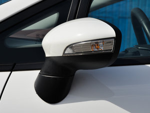 2013Ɏ 1.5L Ԅ(dng)ń(dng) (x)(ji)^