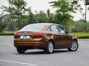 長(zhǎng)安福特2015款福睿斯