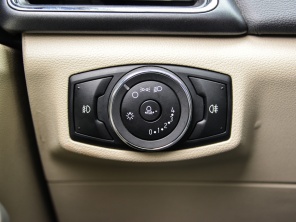 長安福特2015款福睿斯