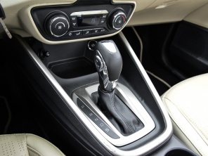 長(zhǎng)安福特2015款福睿斯