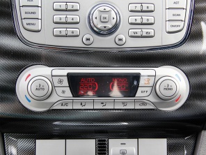 長安福特2014款經典福克斯兩廂