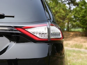2015款2.7T GTDi 四驱尊锐型 尾灯