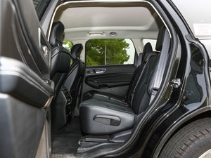2015款2.7T GTDi 四驱尊锐型 后排空间