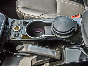2015款2.0GTDi 四驱运动版 空间座椅