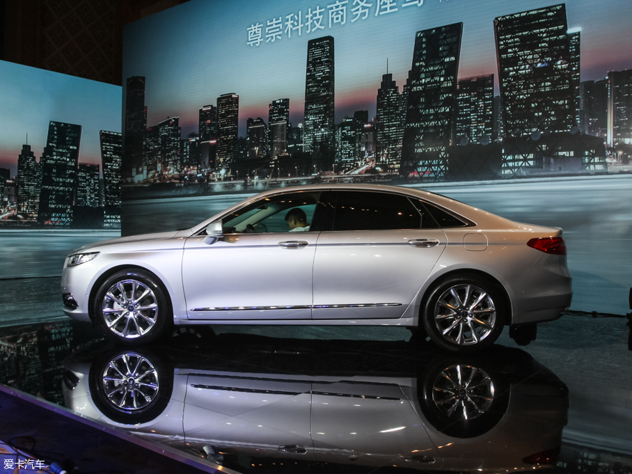 2016ţ EcoBoost 325 V6 Ş