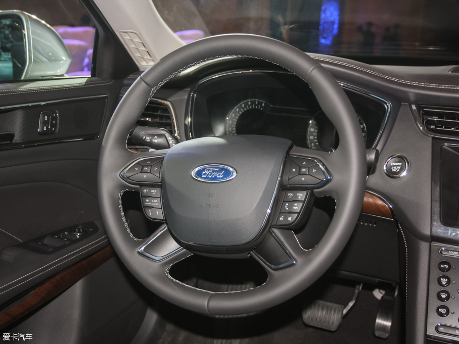 2016ţ EcoBoost 325 V6 Ş