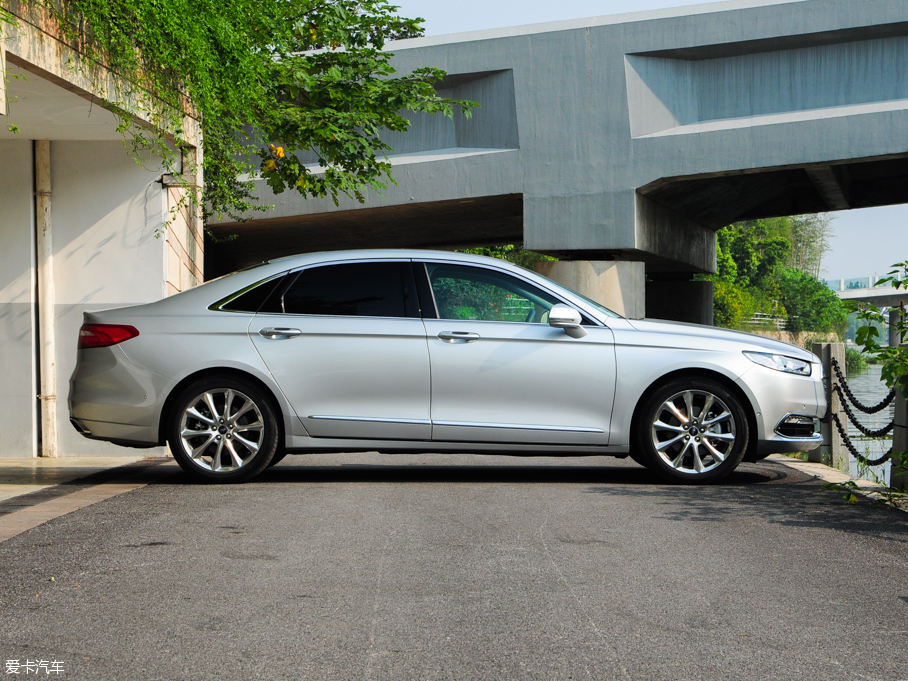 2016ţ EcoBoost 325 V6 Ş