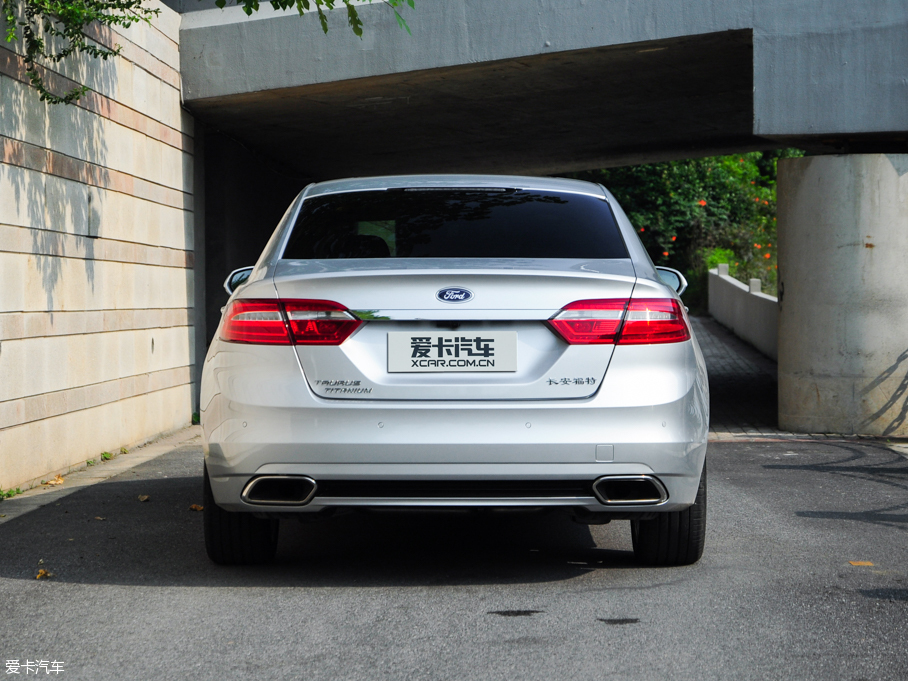 2016ţ EcoBoost 325 V6 Ş