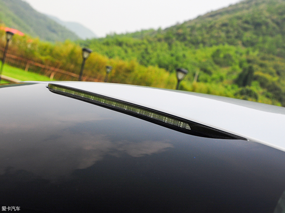 2016ţ EcoBoost 325 V6 Ş