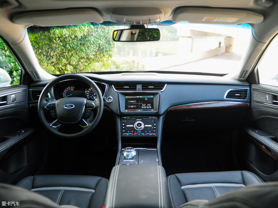 2016ţ EcoBoost 325 V6 Ş