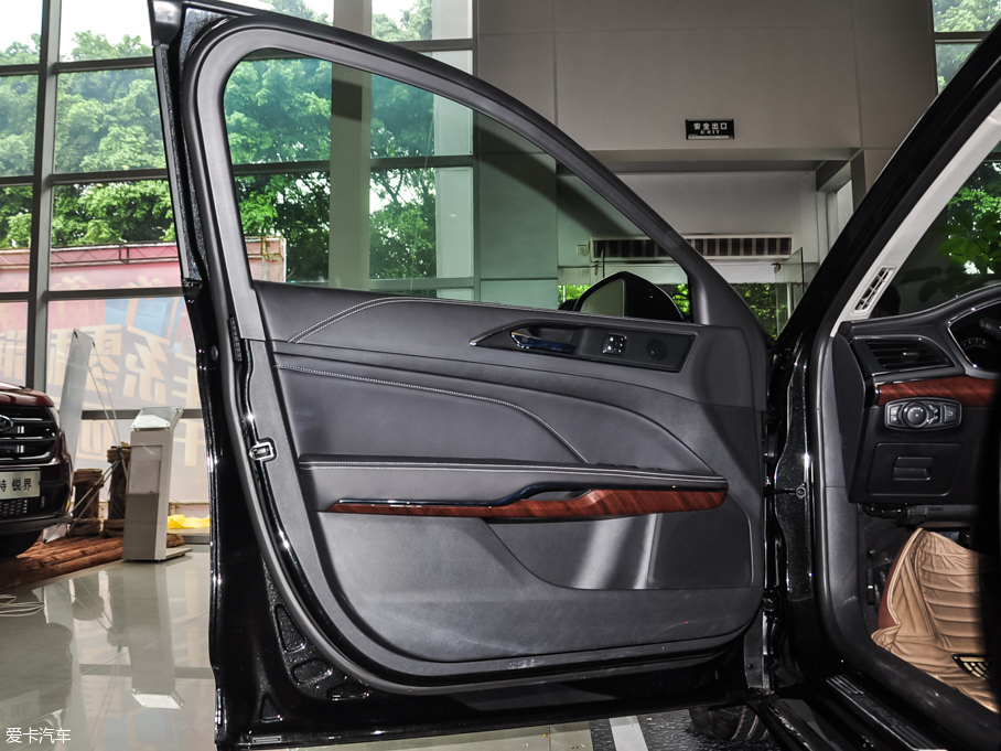 2016ţ EcoBoost 325 V6 Ş