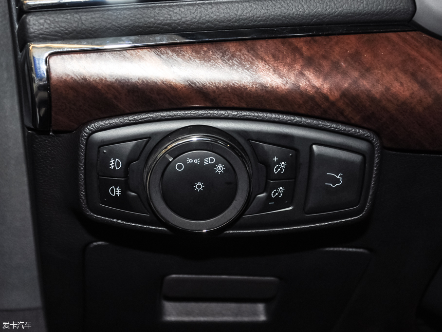 2016ţ EcoBoost 325 V6 Ş