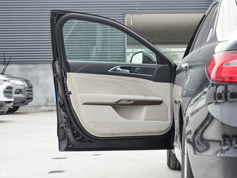 2016ţ EcoBoost 245 r