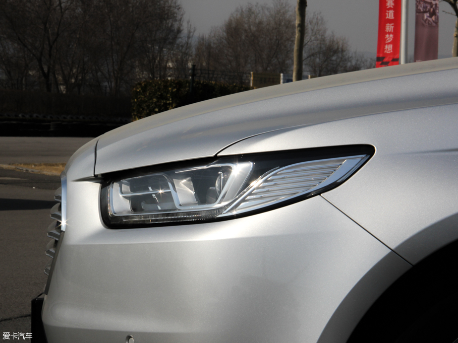 2016ţ EcoBoost 325 V6 Ş