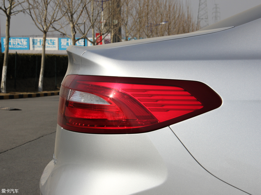 2016ţ EcoBoost 325 V6 Ş