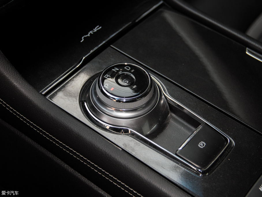 2016ţ EcoBoost 325 V6 Ş