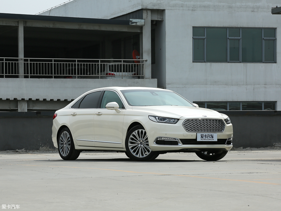 2017ţ EcoBoost 325 V6 LTD