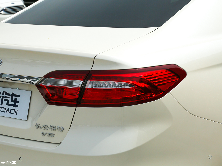 2017ţ EcoBoost 325 V6 LTD