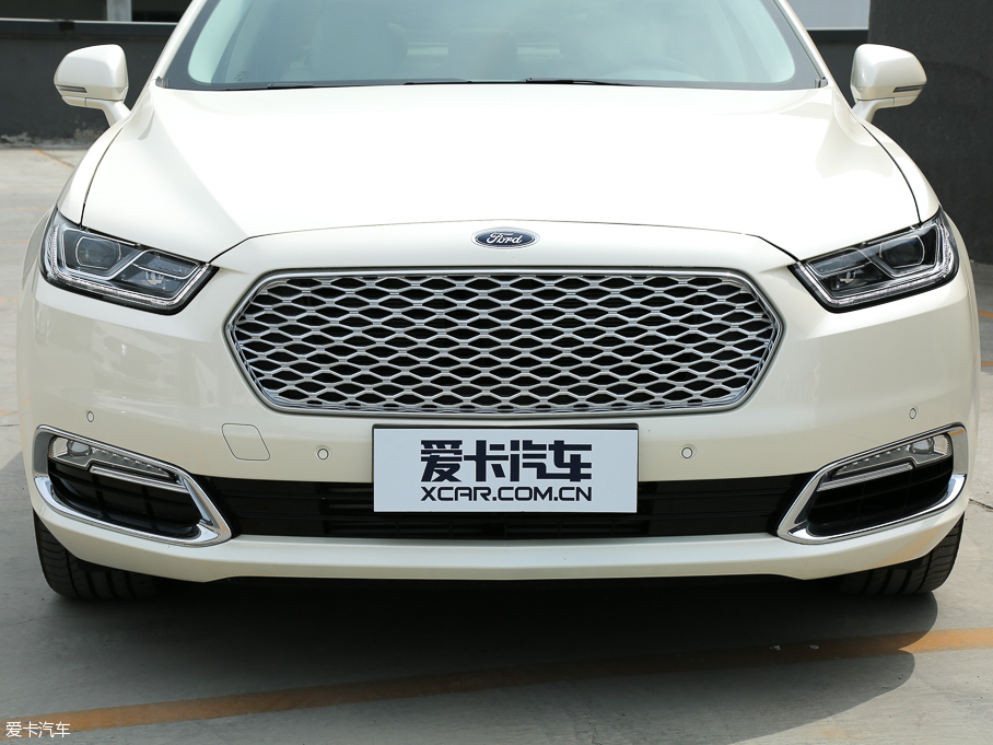 2017ţ EcoBoost 325 V6 LTD