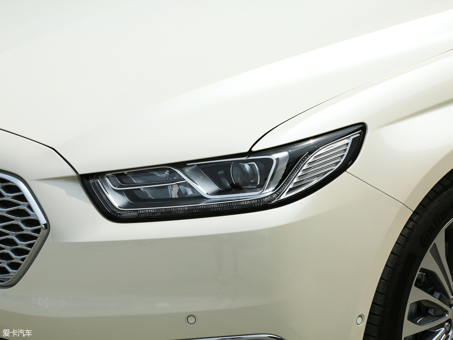 2017ţ EcoBoost 325 V6 LTD