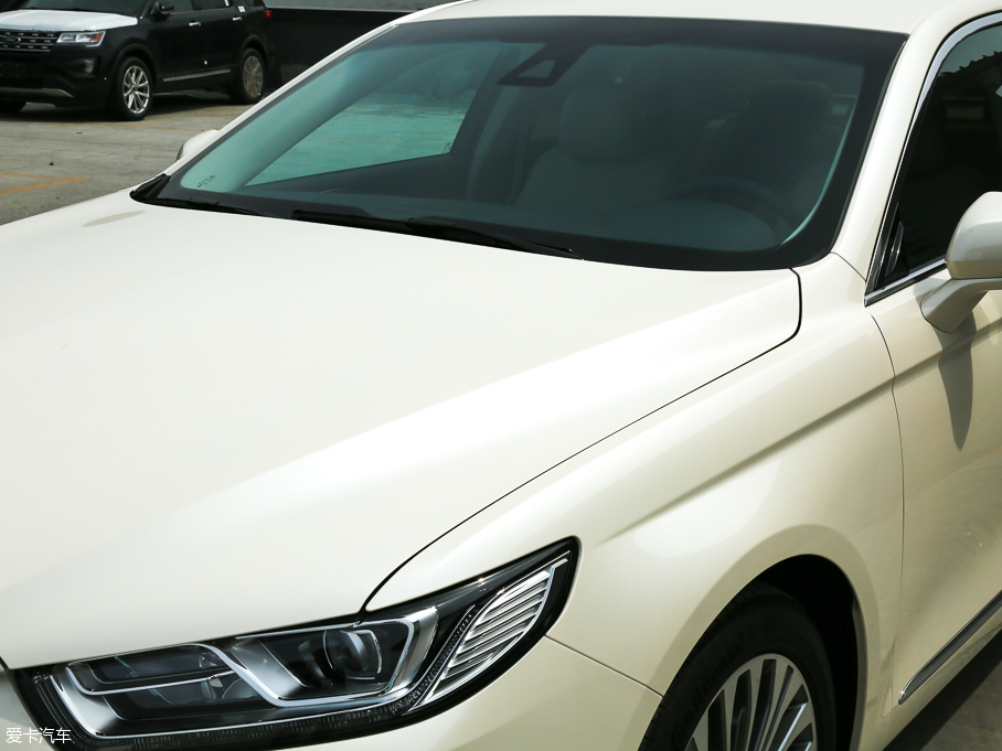 2017ţ EcoBoost 325 V6 LTD