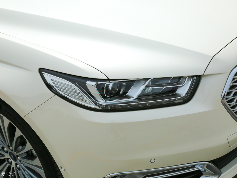 2017ţ EcoBoost 325 V6 LTD