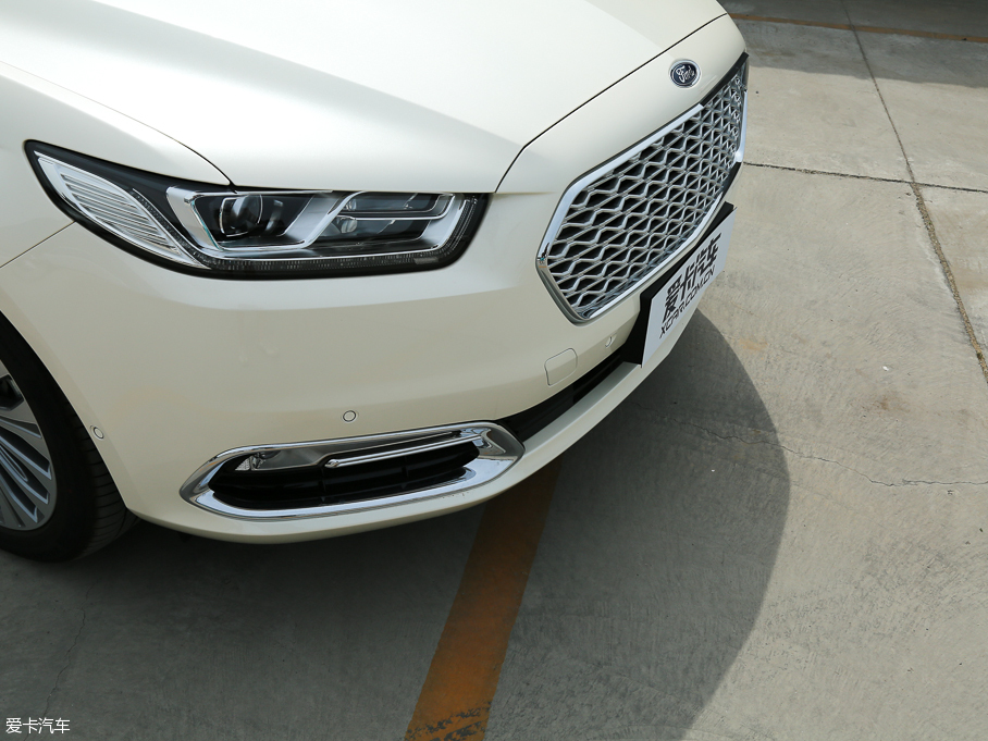 2017ţ EcoBoost 325 V6 LTD