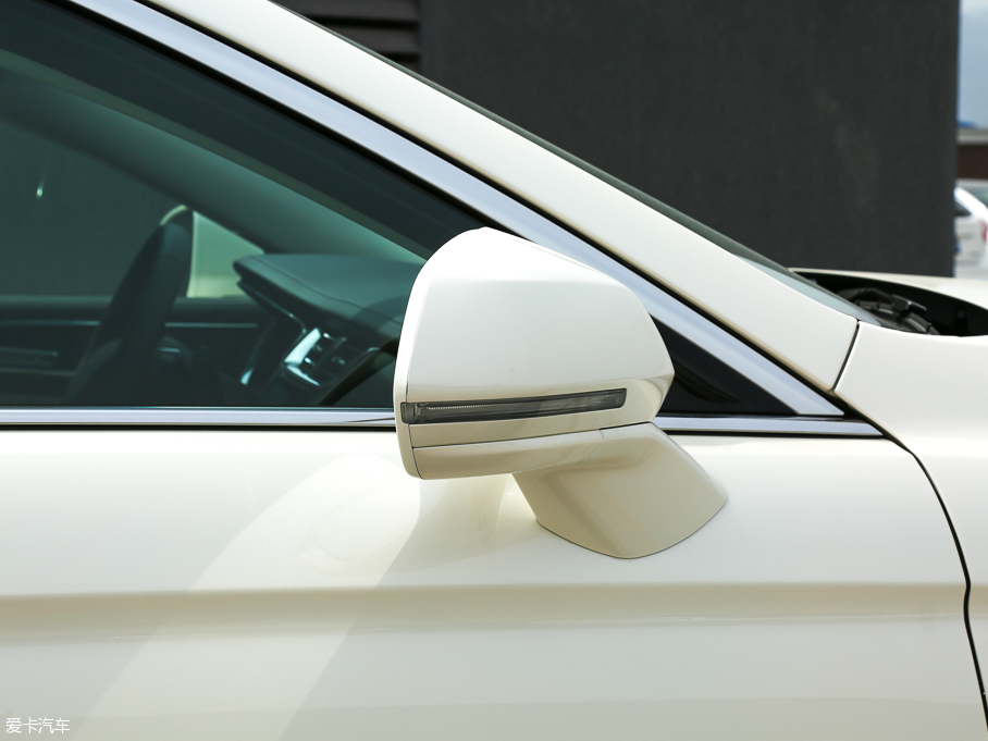 2017ţ EcoBoost 325 V6 LTD